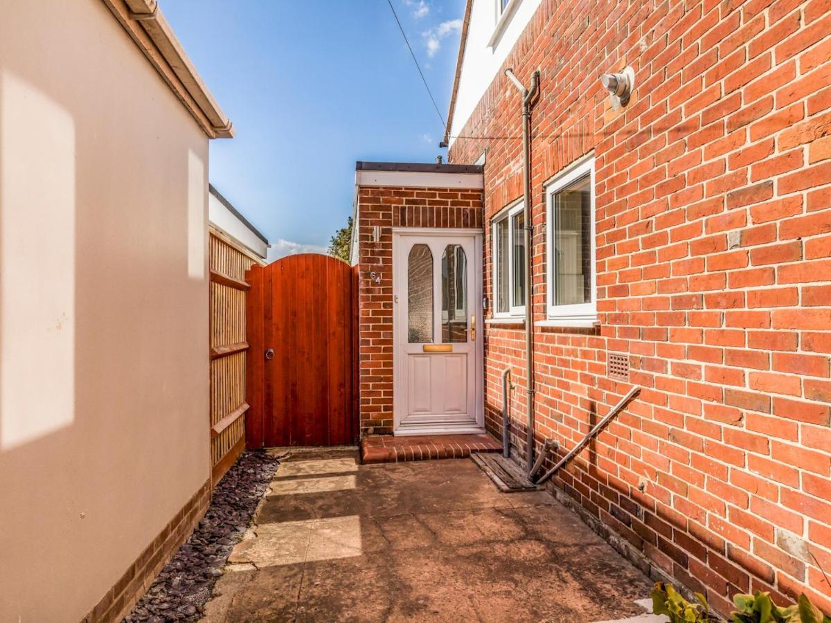 Pass The Keys Lovely Ground Floor Flat With Large Garden Chichester Exterior foto